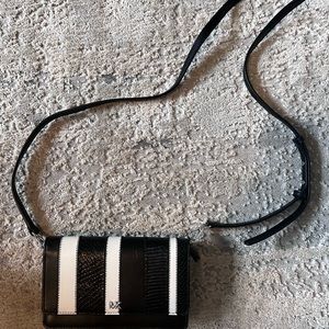 Michael Kors Crossbody Wallet Bag- excellent condition!